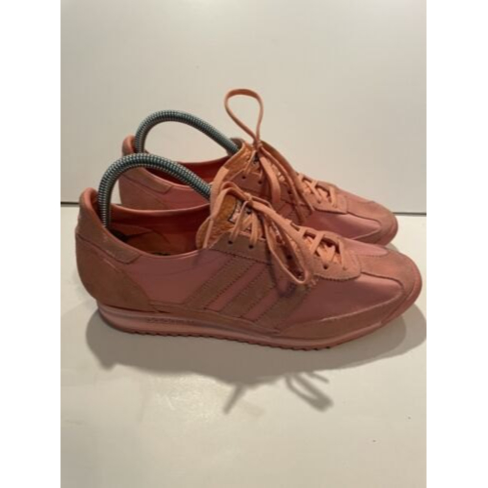 Women's Pink Retro Runner Sneakers